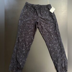 Athleta printed joggers